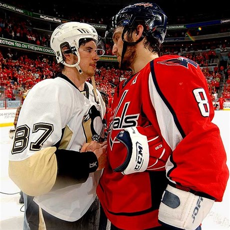 Sidney Crosby a Alex Ovekin.