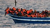 Je třeba opustit mýtus, že většina migrantů se začlení Migranti na přeplněném člunu (Ilustrační foto) | na serveru Lidovky.cz | aktuální zprávy