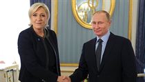 Vladimir Putin a Marine Le Penov