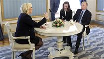 Vladimir Putin a Marine Le Penov