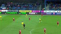 Na protilehlé tribuně té hlavní bylo více volných míst než těch zaplněných. | na serveru Lidovky.cz | aktuální zprávy