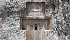 V okolí Shirazu si jet prohlííme hrobky panovník.