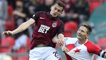 SK Slavia Praha - AC Sparta Praha. Zleva Mario Holek ze Sparty, Milan Škoda ze... | na serveru Lidovky.cz | aktuální zprávy