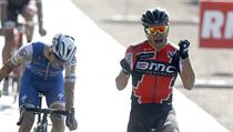 Greg Van Avermaet slaví, za ním zklamaný Zdeněk Štybar. | na serveru Lidovky.cz | aktuální zprávy