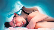 Pod přikrývkou jako v mateřském lůně. Snímek Julie Ducournauové nabízí... | na serveru Lidovky.cz | aktuální zprávy