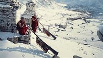 A na pt msc se v zim uzave horsk Mal Tibet okolnmu svtu.