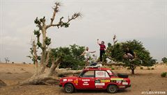 Dobyvatelské fotka ze senegalského vnitrozemí. Ne, ta vtev se po focení...