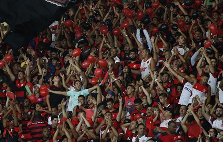 Fanouci fotbalového Flamenga na stadionu Maracaná.