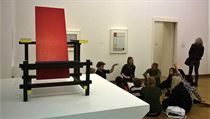 Mondrianova židle ve Stedelijk Museum. Mondrianova židle ve Stedelijk Museum.