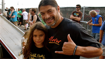 Tye Trujillo se svým otcem Robertem, baskytaristou kapely Metallica. | na serveru Lidovky.cz | aktuální zprávy