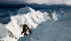 Výstup na Mt. Cook (3724 m) probíhal za velmi dramatického poasí, které se...