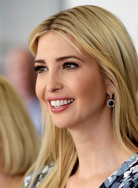 Ivanka Trumpová pi návtv spolenosti Siemens.