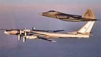 Ruský bombardér Tu-95 s americkou stíhačkou F-22, přezdívanou „neviditelná“.... | na serveru Lidovky.cz | aktuální zprávy