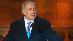 Benjamin Netanjahu mluví bhem Mezinárodního dne památky obtí holokaustu.