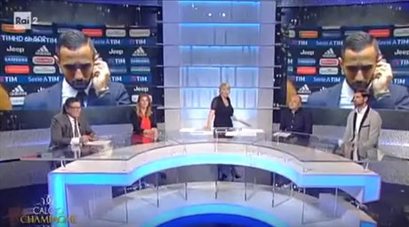 Medhi Benatia pi rozhovoru pro televizi RAI.