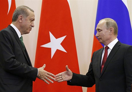 Ruský prezident Putin se svým tureckým protjkem Erdoganem v Soi.