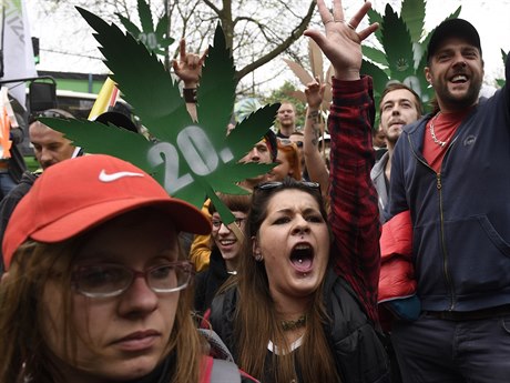 Pochod a demonstrace za legalizaci konopí s názvem Million Marihuana March.