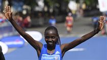 Keňanka Valary Aiyabeyová vyhrála Pražský maraton v traťovém rekordu 2:21:58. | na serveru Lidovky.cz | aktuální zprávy