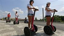 Turistky na vozítkách segway v centru Prahy. | na serveru Lidovky.cz | aktuální zprávy