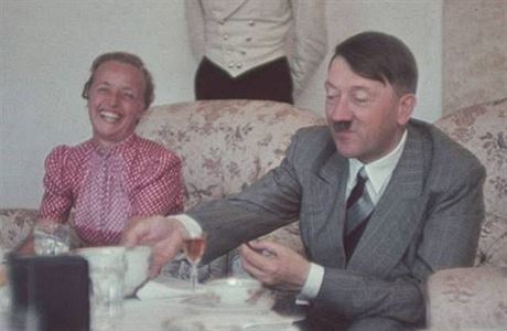 Adolf Hitler svými zvyky asto okoval okolí i pi stolování.