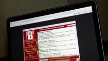 Fotografie obrazovky počítače, který byl napaden škodlivým virem WannaCry. | na serveru Lidovky.cz | aktuální zprávy