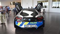 Policie R u testuje trojici elektromobil BMW i3.