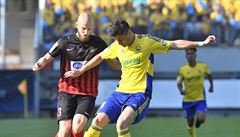 Finále eského fotbalového poháru - MOL Cupu: SFC Opava - FC Fastav Zlín. Zleva...