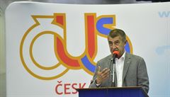 Ministr financí Andrej Babi hovoí na valné hromad eské unie sportu.