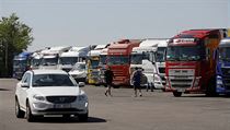Ve Francii odsoudili na dva roky českého řidiče. Měl v kamionu 20 migrantů Přeplněné parkoviště ve Stránecké Zhoři. | na serveru Lidovky.cz | aktuální zprávy