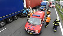 Krátce před 11:00 se podařilo obnovit provoz v jednom jízdním pruhu. | na serveru Lidovky.cz | aktuální zprávy