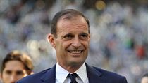 Kou Juventusu Massimiliano Allegri a jeho ibalsk smv jet ped zpasem s...