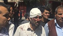 Výbuch pokodil mimo jiné budovy nmecké a francouzské ambasády. Pracovníci...