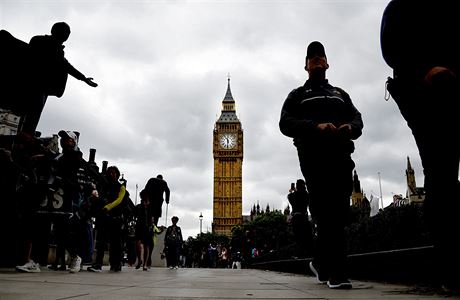 Britsk parlamentn volby provz v souvislosti s teroristickmi toky zven...