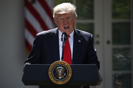 Donald Trump hovoí o úloze Spojených stát v  paíské dohod o klimatu,...