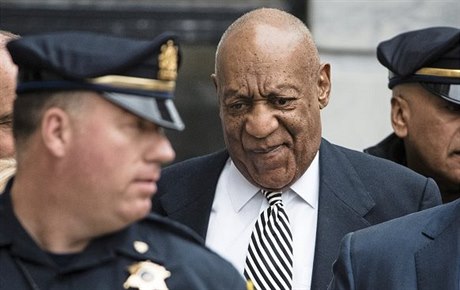 Bill Cosby, díve oblíbená celebrita, nyní bojuje o svobodu ped soudem.