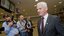 Předseda komise rozhodčích Michal Listkiewicz přichází na valnou hromadu... | na serveru Lidovky.cz | aktuální zprávy