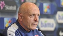 Trenér Karel Jarolím 9. června v Oslu na tiskové konferenci české fotbalové... | na serveru Lidovky.cz | aktuální zprávy