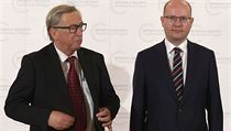 Předseda Evropské komise Jean-Claude Juncker a český premiér Bohuslav Sobotka. | na serveru Lidovky.cz | aktuální zprávy