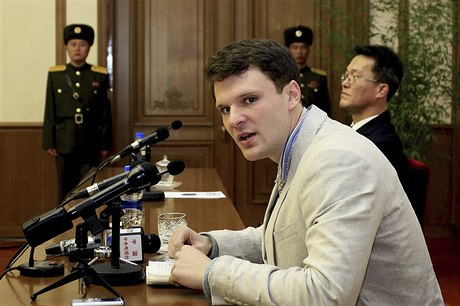 Severní Korea propustila amerického studenta Otto Warmbiera
