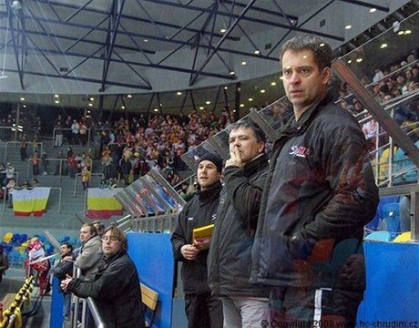 Martin Hosták jako trenér hokejového Hradce Králové.