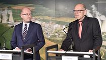 Zleva Bohuslav Sobotka a ministr financí Ivan Pilný v Jaderné elektrárně... | na serveru Lidovky.cz | aktuální zprávy