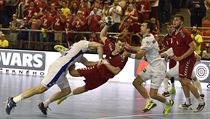 Tomáš Babák (uprostřed) střílí veledůležitou branku do sítě Islandu. | na serveru Lidovky.cz | aktuální zprávy