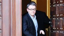„Přál bych si, aby mi lidé uvěřili, že jsem tu připravený zůstat s nimi,“ říká... „Přál bych si, aby mi lidé uvěřili, že jsem tu připravený zůstat s nimi,“ říká...