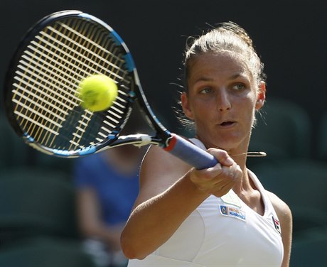 Wimbledon 2017: Karolína Plíková v souboji s Magdalenou Rybárikovou.