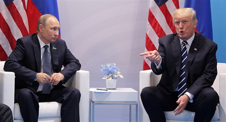 Trump a Putin ped soukromým setkání.