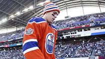 4. CONNOR MCDAVID (EDMONTON)  100 milion na 8 let. Pvodn se mluvilo jet o...