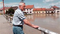 Záplavy 1997. Na snímku z 11. července si tehdejší premiér Václav Klaus... | na serveru Lidovky.cz | aktuální zprávy
