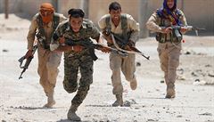 Kurdtí vojáci z Lidových obranných jednotek