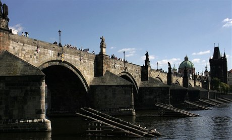 Karlv most