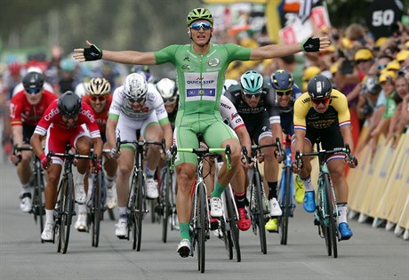 Nmec Marcel Kittel slaví dalí etapové vítzství na Tour de France 2017.